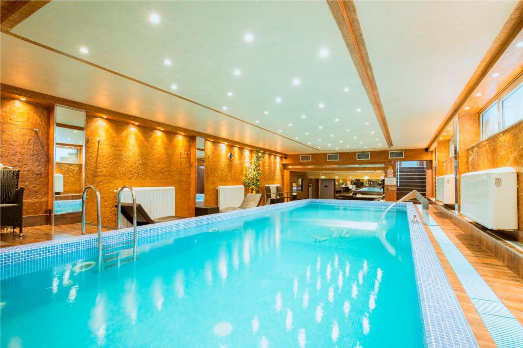 Piscina di Prezident Hotel o nelle vicinanze