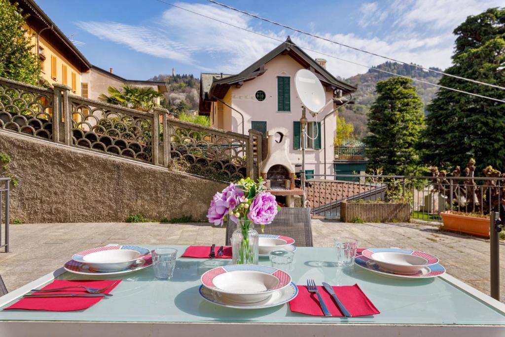 Gallery image of Brunate Large Apartment Near in Brunate