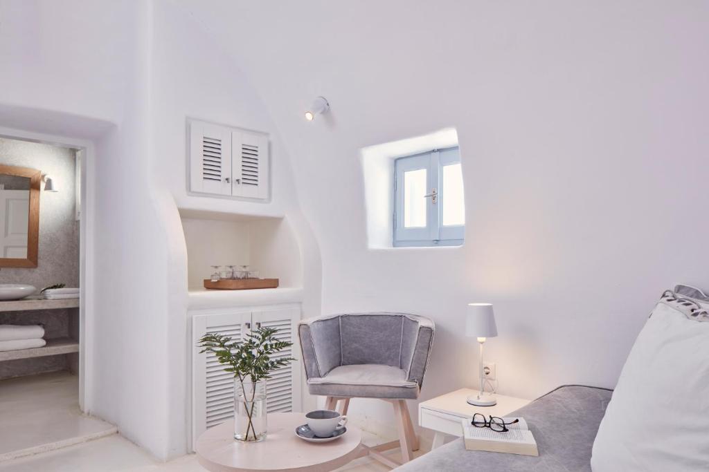 Posezení v ubytování Cliff Side Suites