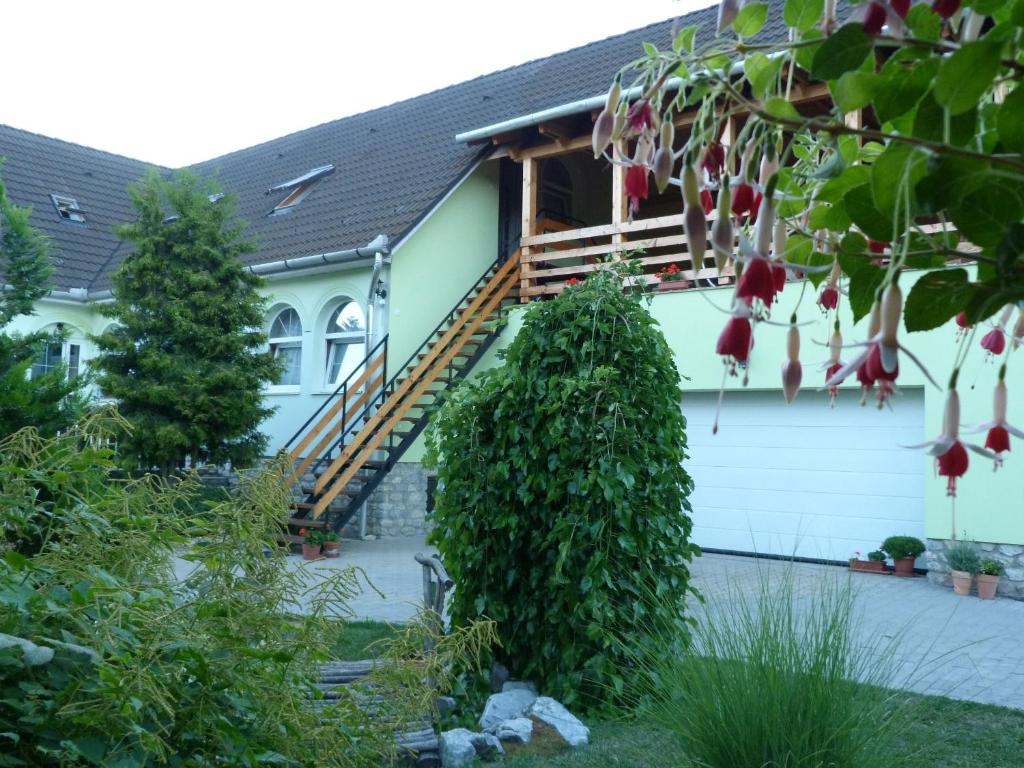 Zahrada ubytování Bóbita Apartmanház