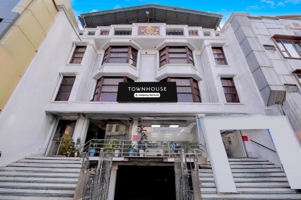 a view of the front of the townhouse building at Townhouse Gandhi Medical College Bhopal Formerly Hotel Shagun in Bhopal