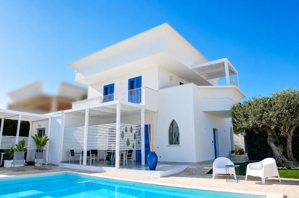 White Wall luxury rooms Scala dei turchi - Housity
