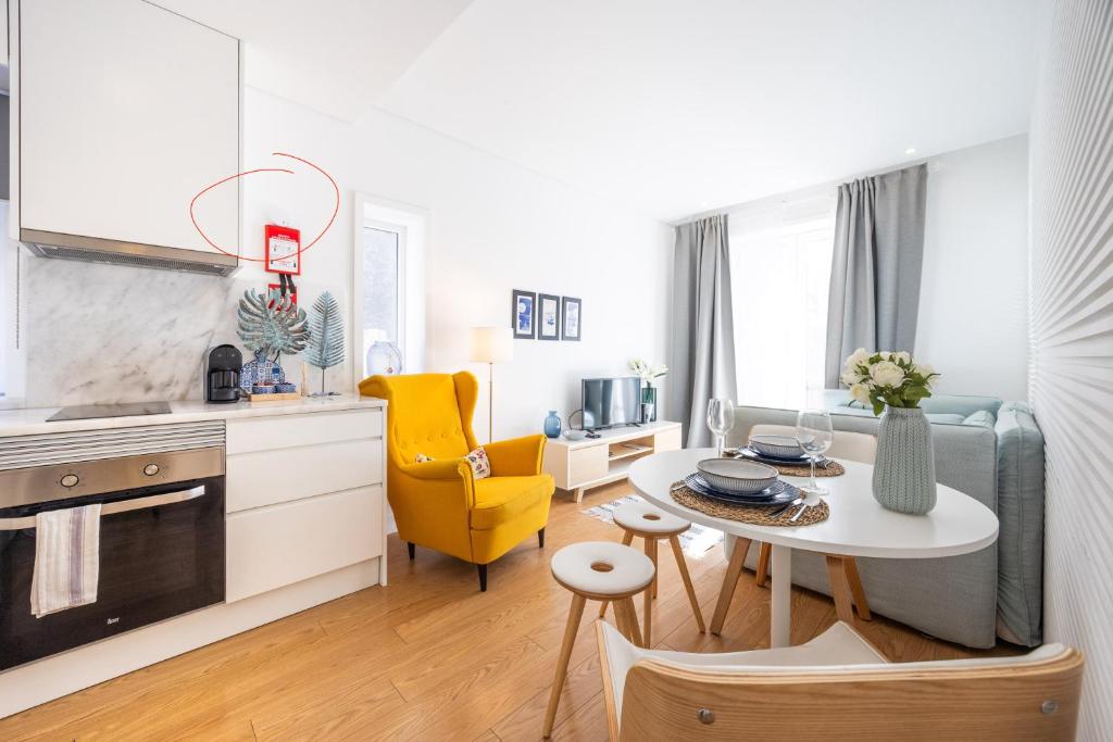 Stylish Almada Historic City apartment