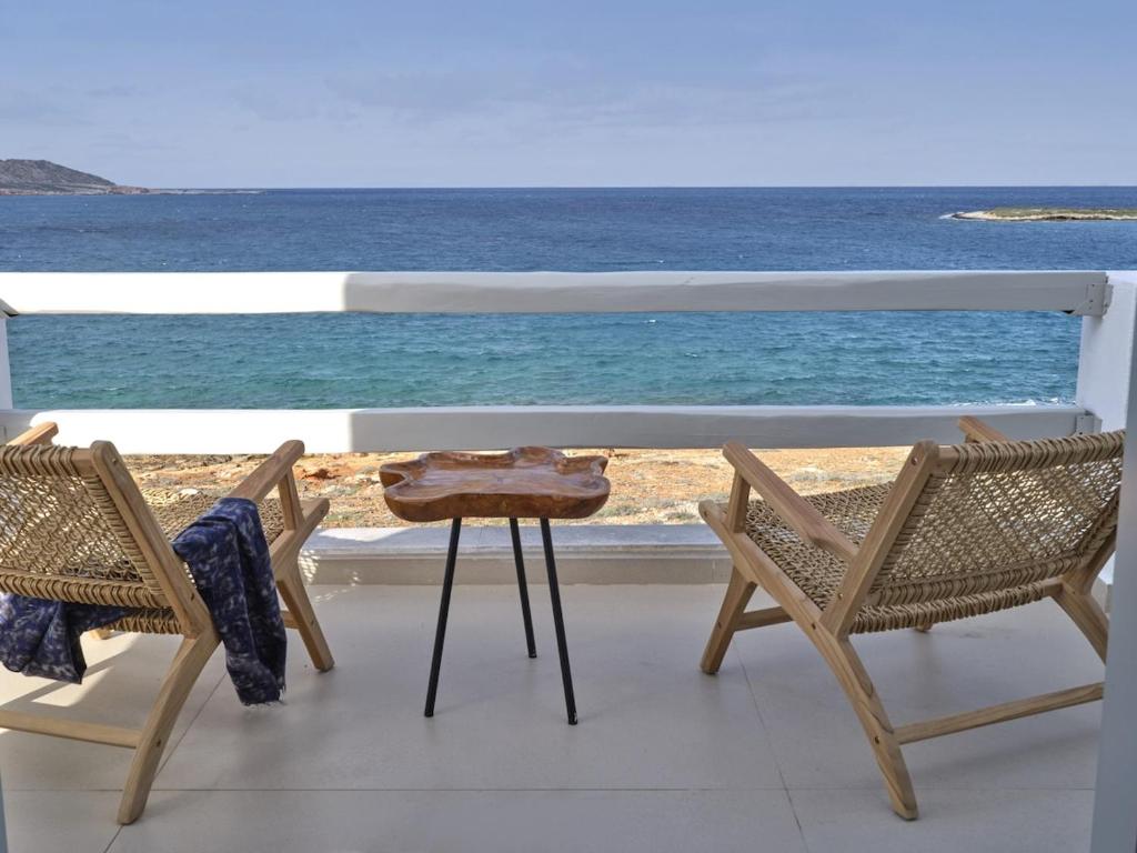 "Big Blue"Seafront Villa Naousa Paros