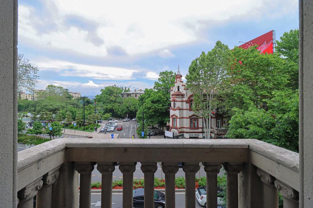 تصویر اتاق‌های Lovely 1BR Apt next to Stamba Rooms - تصویر ۲