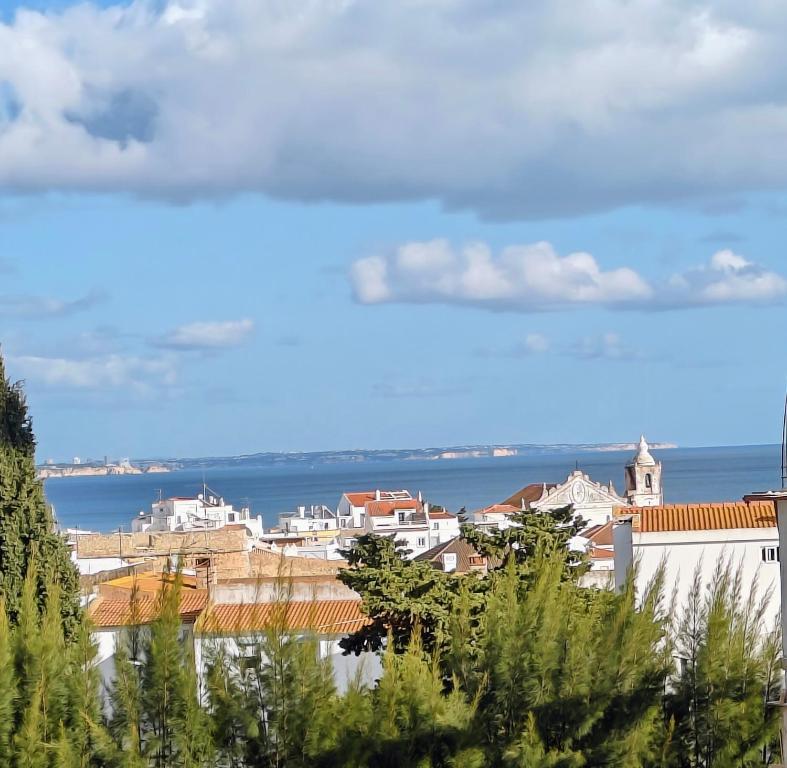 DUPLEX SEA VIEW. Near beaches and town center.