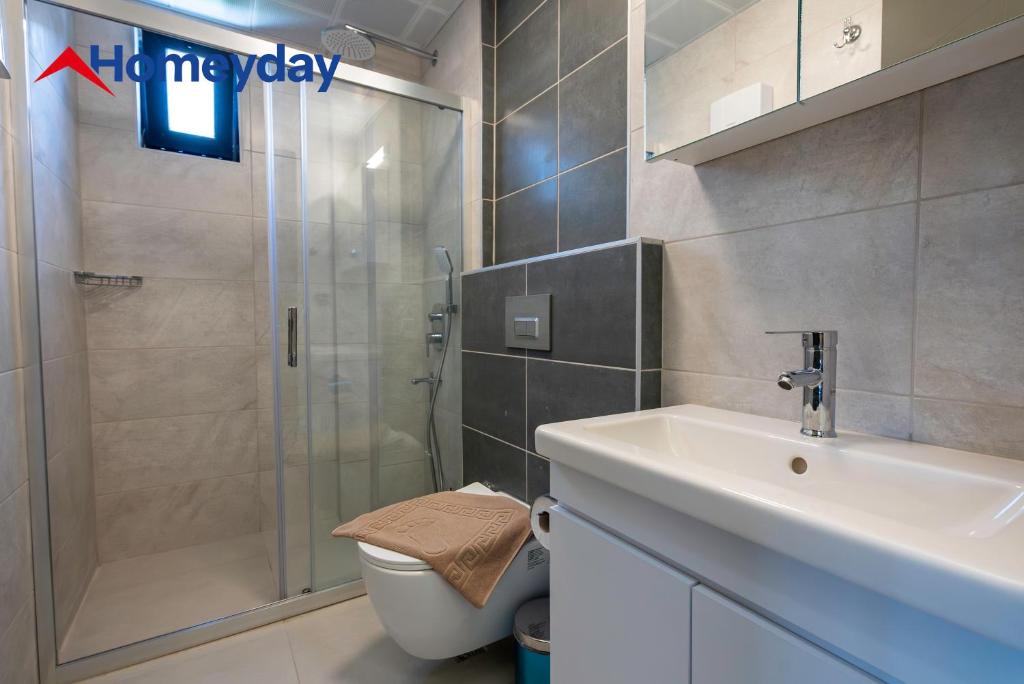 لابی و فضای عمومی Whitestone Homes - تصویر ۵