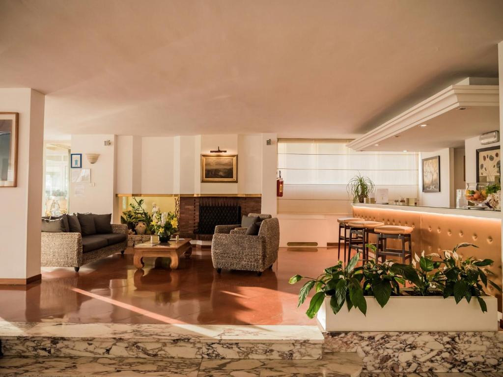 Hotel Sina Astor