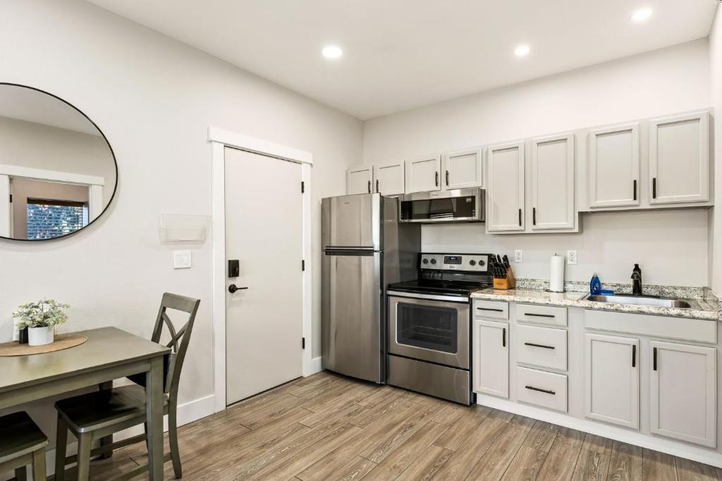Aisling Suites - Two-Bedroom Apartment