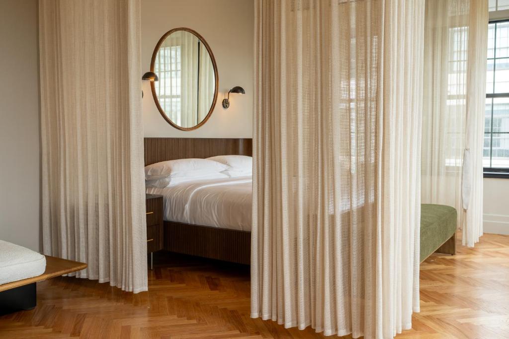 SELA HOTEL