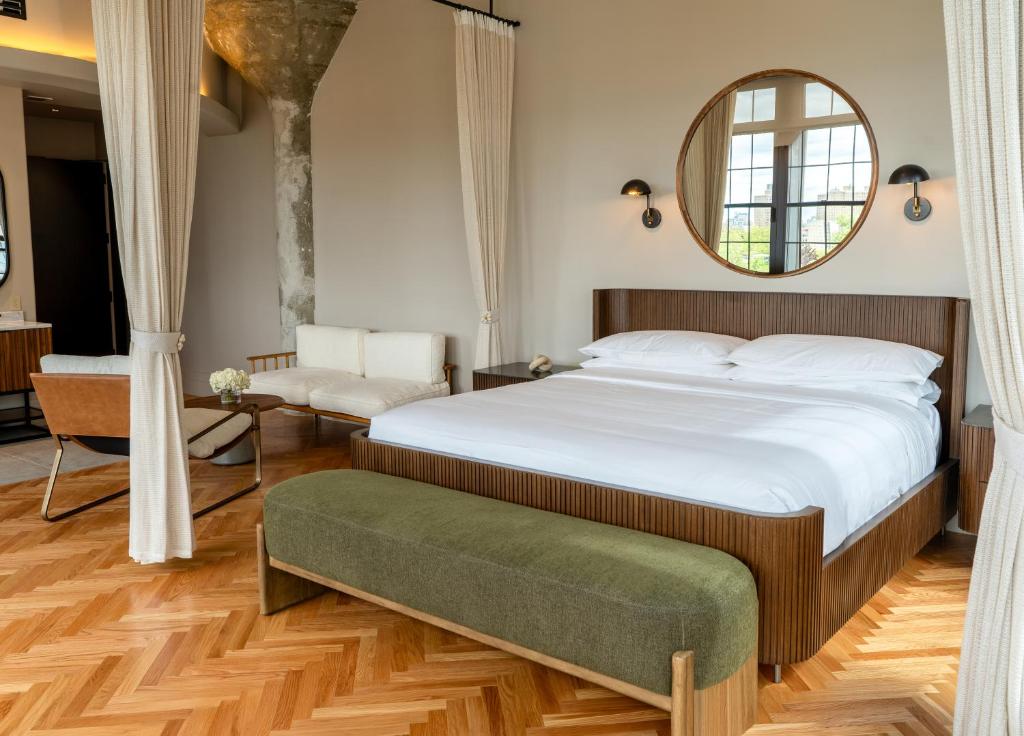 SELA HOTEL