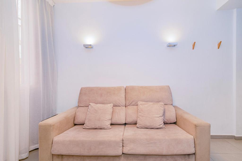 Apartamentos Caballerizas con parking gratuito - 一卧室公寓 - 带庭院和停车位