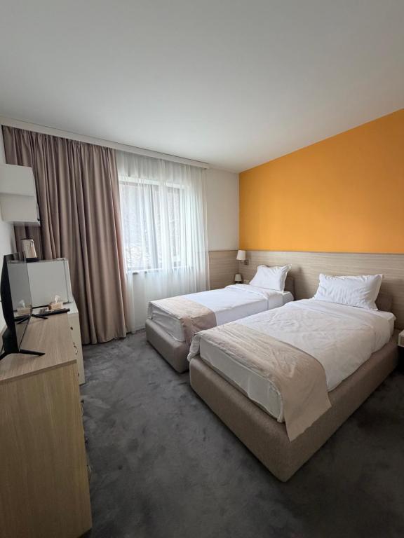 In City Hotel - 