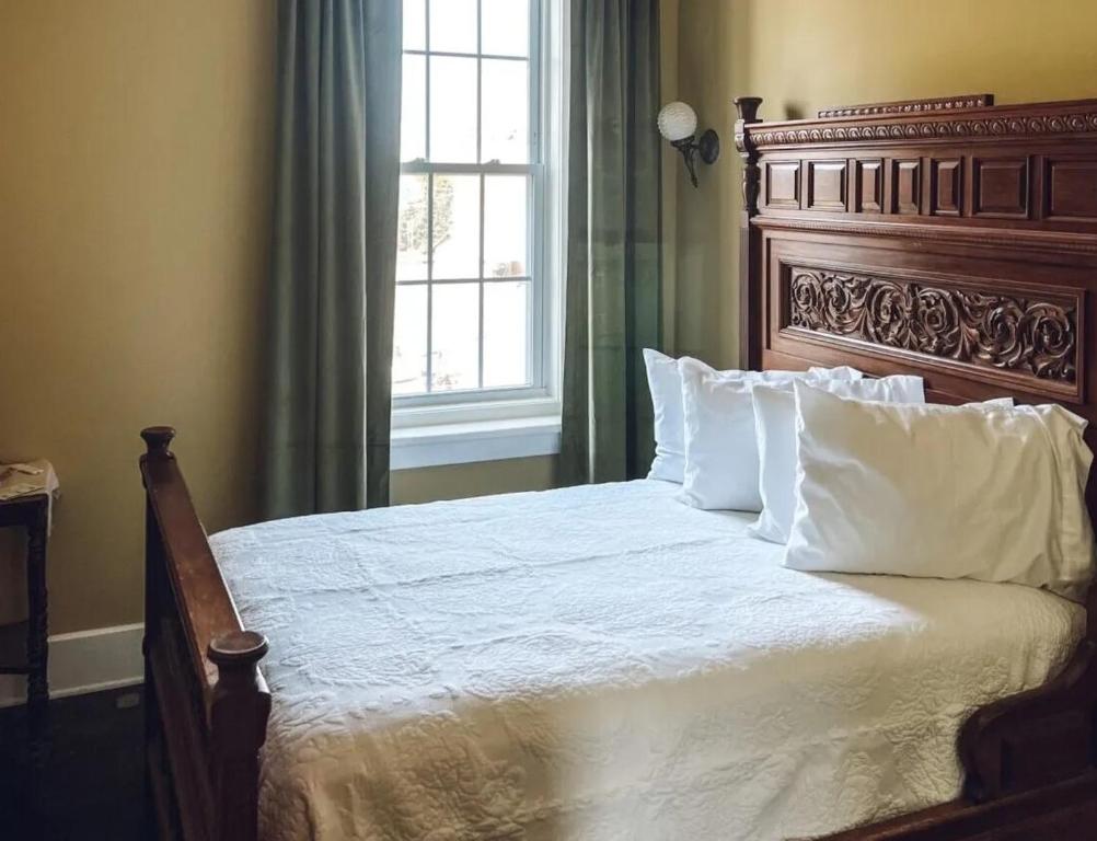 Historic Knox Hotel - Standard Double Room
