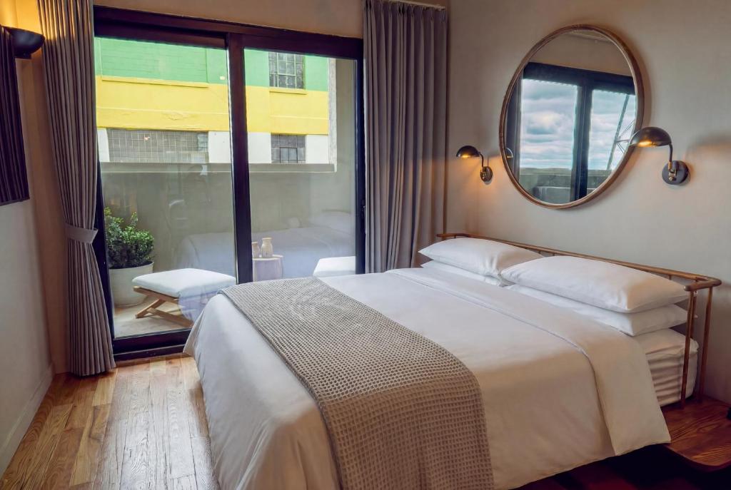 SELA HOTEL