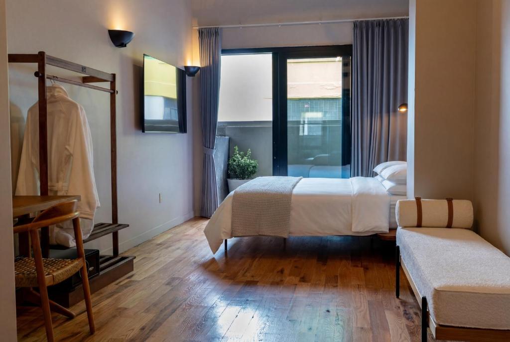 SELA HOTEL
