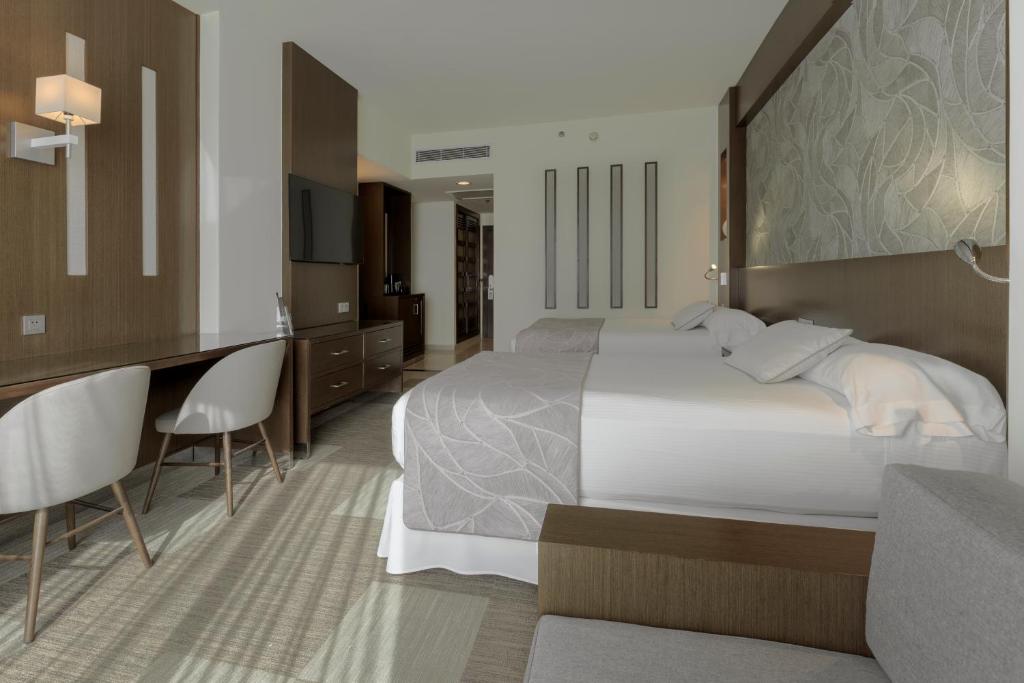 Riu Plaza Guadalajara - Delüks İki Yataklı Oda