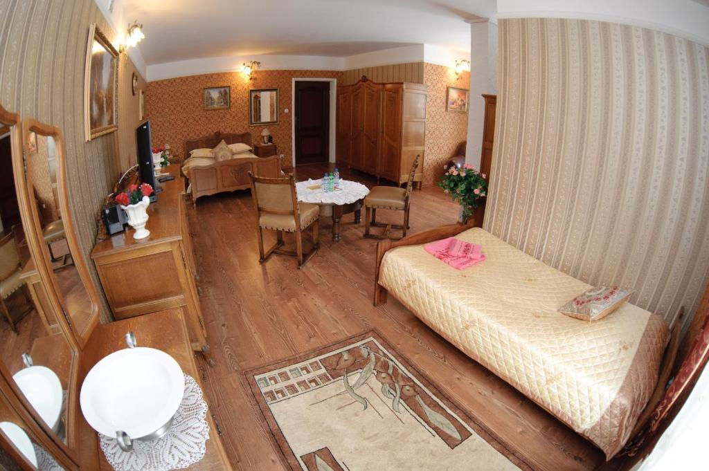 Hotel Wellness & SPA Antyczny Dwór - Deluxe Quadruple Room