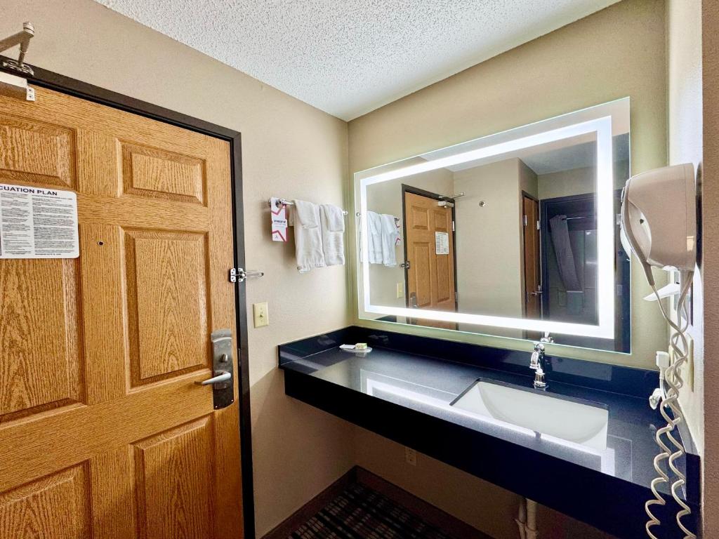 AmericInn by Wyndham Rice Lake - Suite King Monolocale Deluxe - Non Fumatori