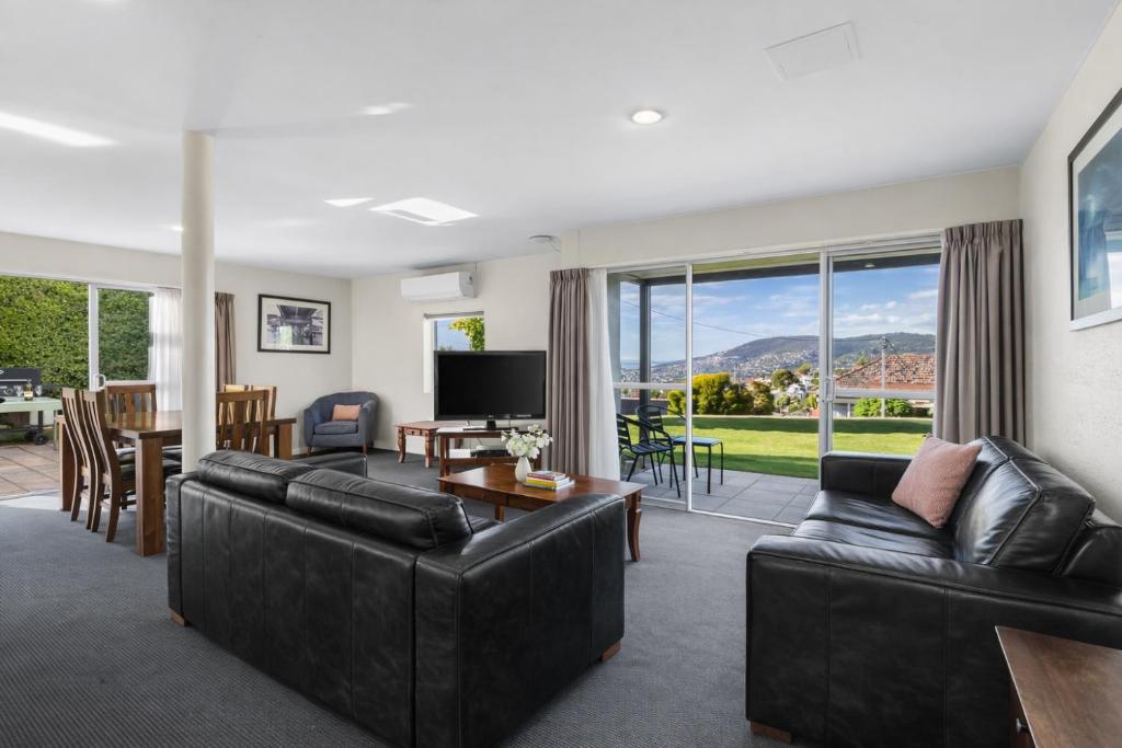 Bay View Villas - 