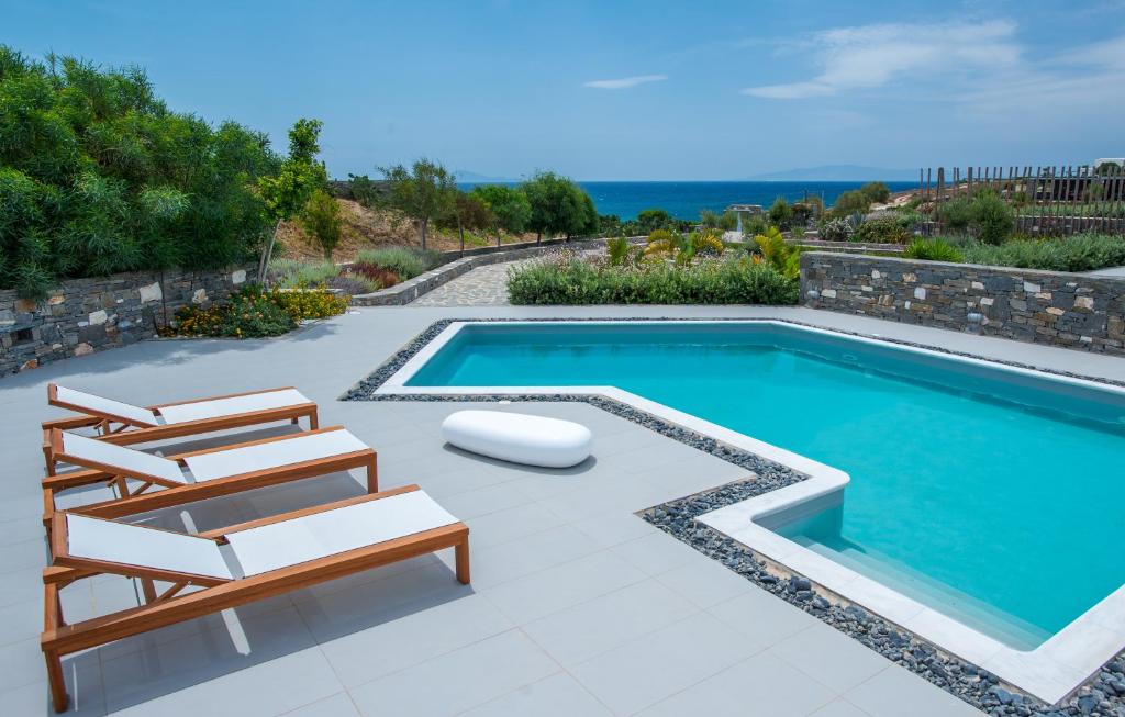 Bazén v ubytovaní Aelia Hospitality Paros alebo v jeho blízkosti