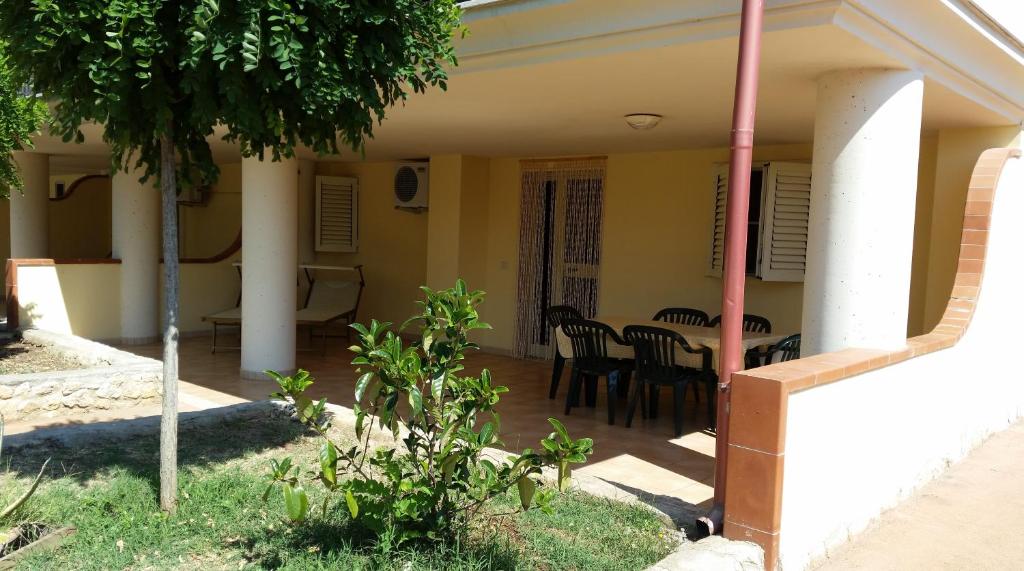Patio lub wspólna przestrzeń na świeżym powietrzu w obiekcie Green Park Residence