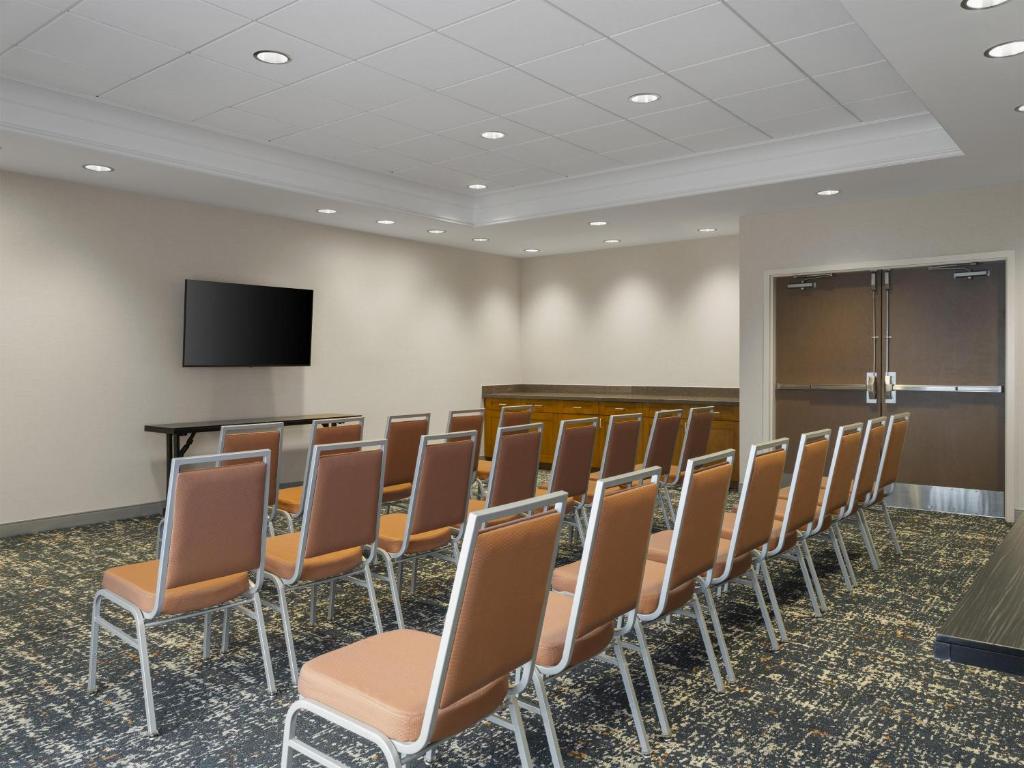 Hampton Inn & Suites Braselton photo