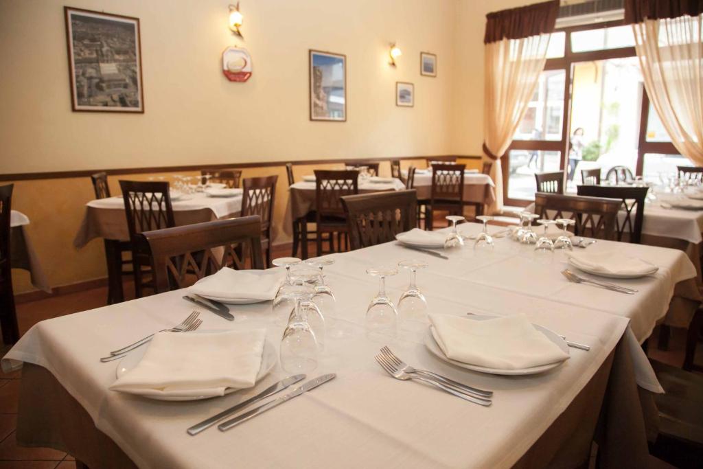 Restaurace v ubytování Albergo Perseo