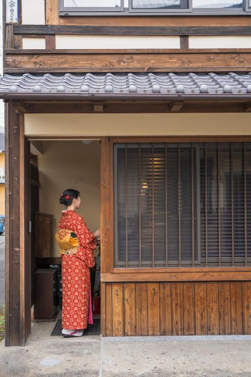Authentic 120yr Machiya Near Kinkakuji 4 Guests