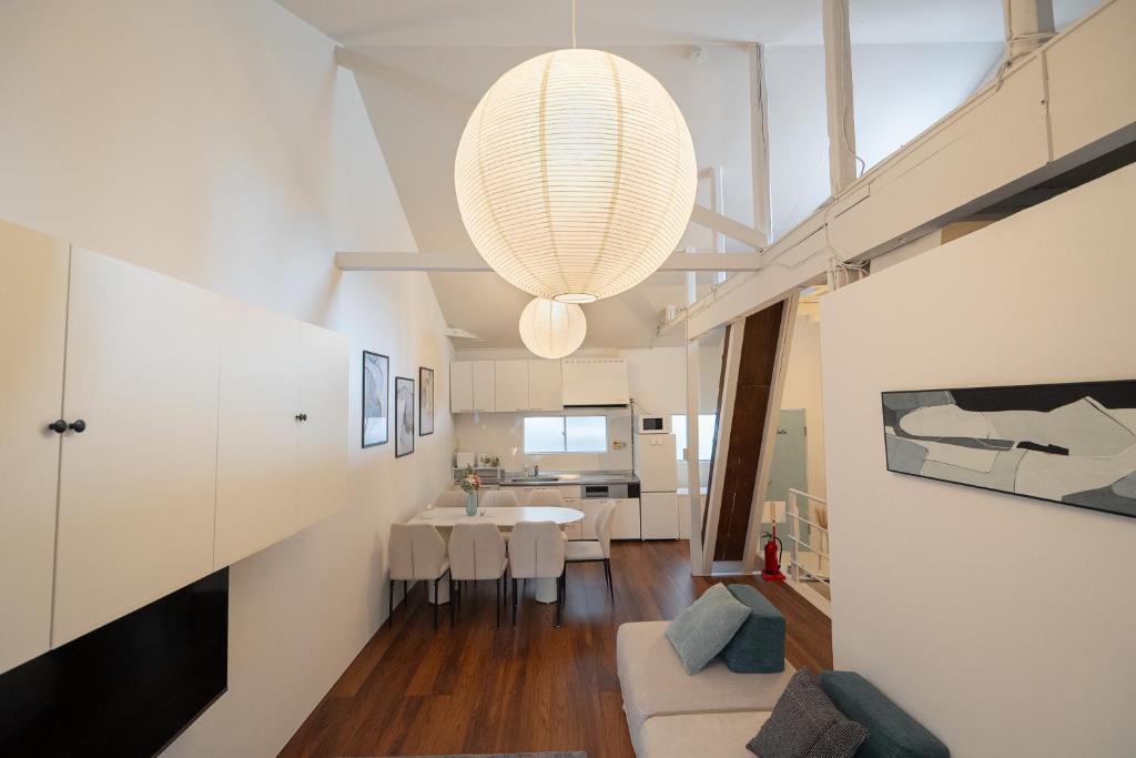 THE COZY NEST ABENO 駅1分 解放感ある一棟貸しヴィラ 長期歓迎 3BR Max9ppl