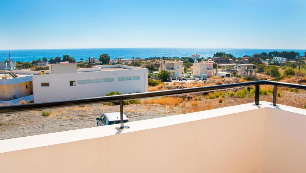 Nespecifikovaný výhled na moře nebo výhled na moře při pohledu z aparthotelu