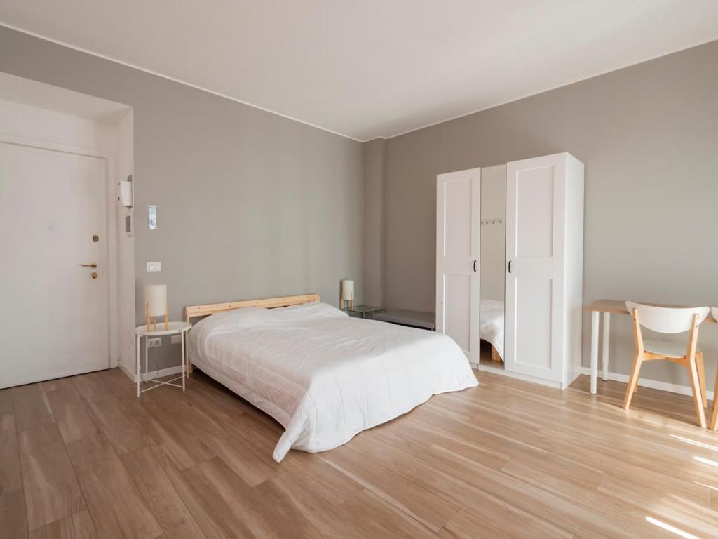 Xenia Milan - Studio apartment in Viale Romolo 5