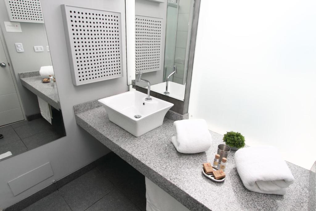 Koupelna v ubytování 3B Barranco by Katari Hoteles