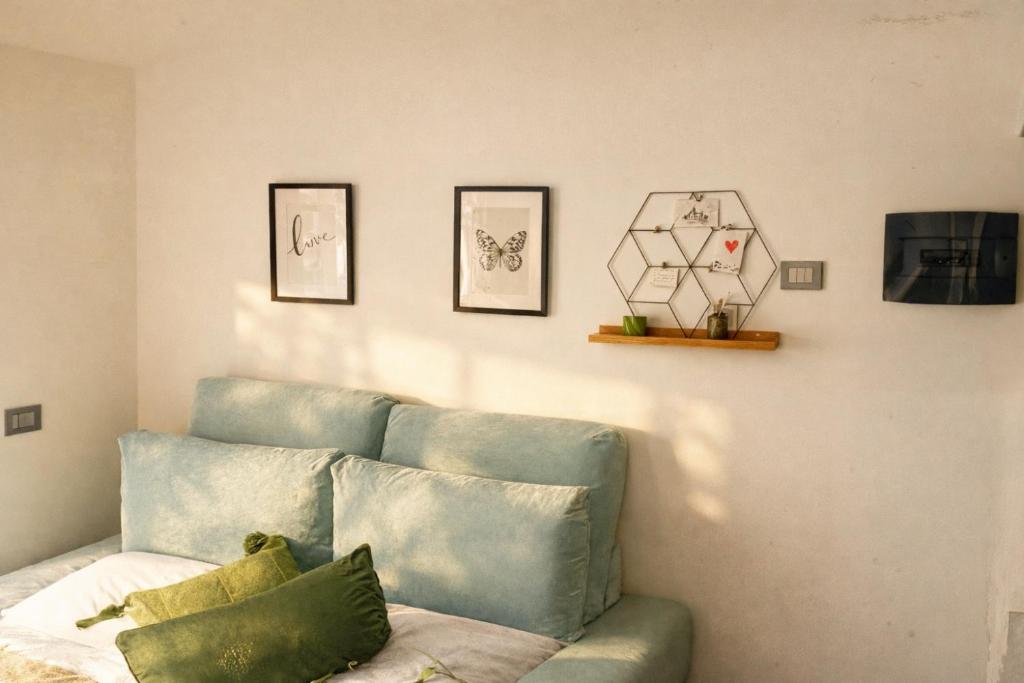 Modern Top Floor Studios in Porta Romana with Free Parking and Lift