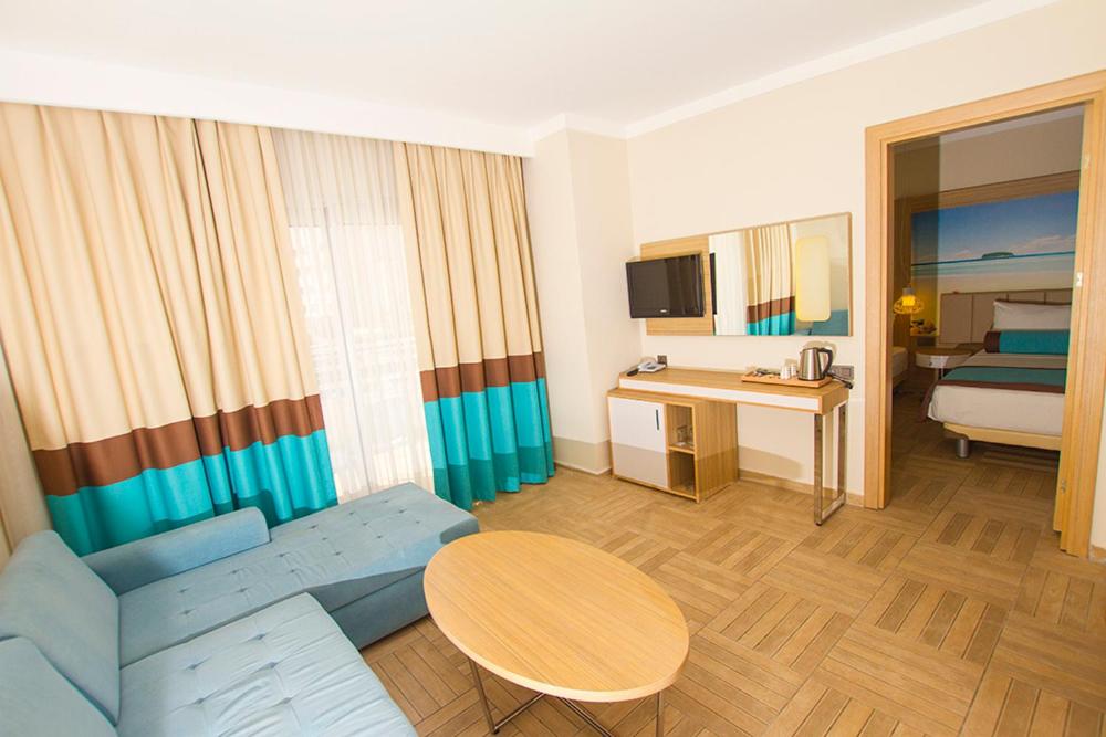Blue Bay Platinum - 