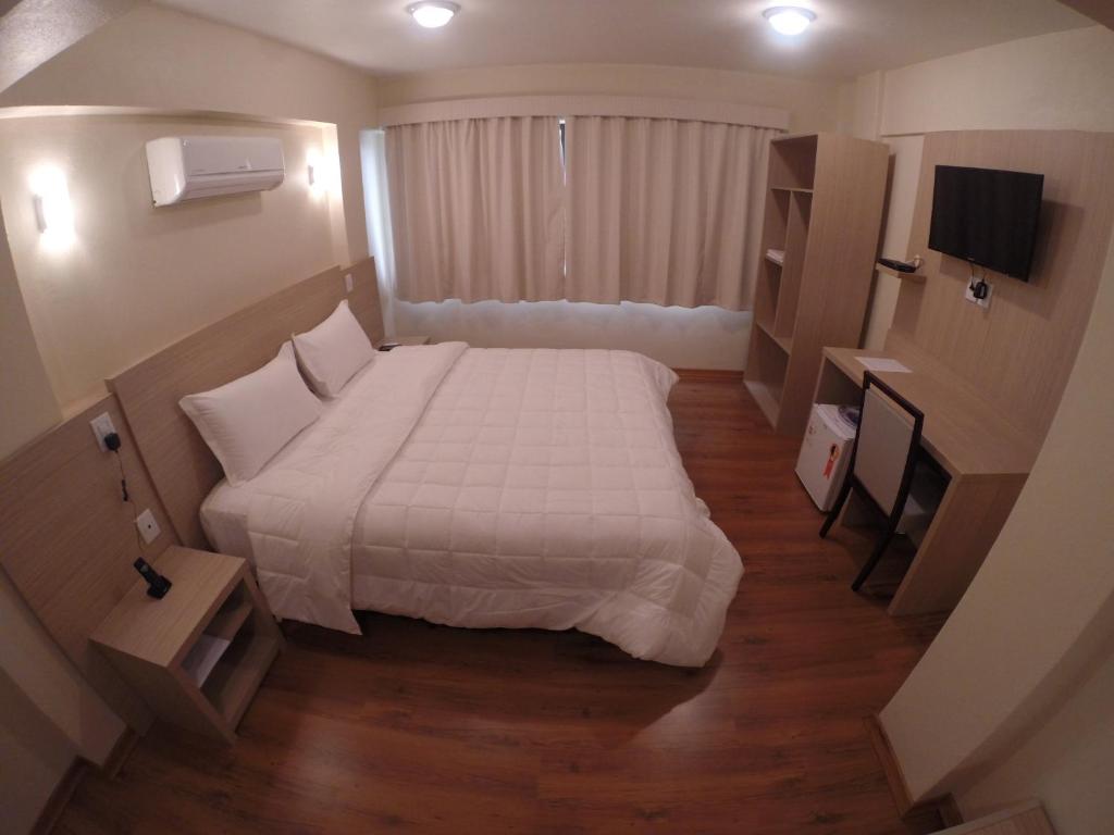  Hotel Almanara