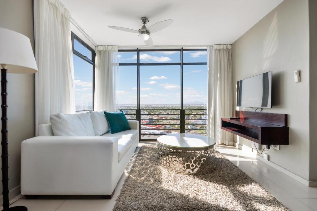 Aquarius Luxury Suites - 