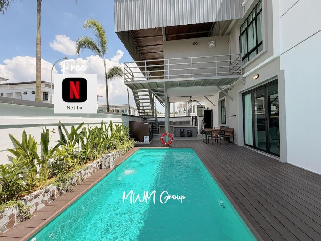 Ulu Tiram MW Luxury Pool Villa with Indoor playground KTV BBQ（ウル・ティラム ...