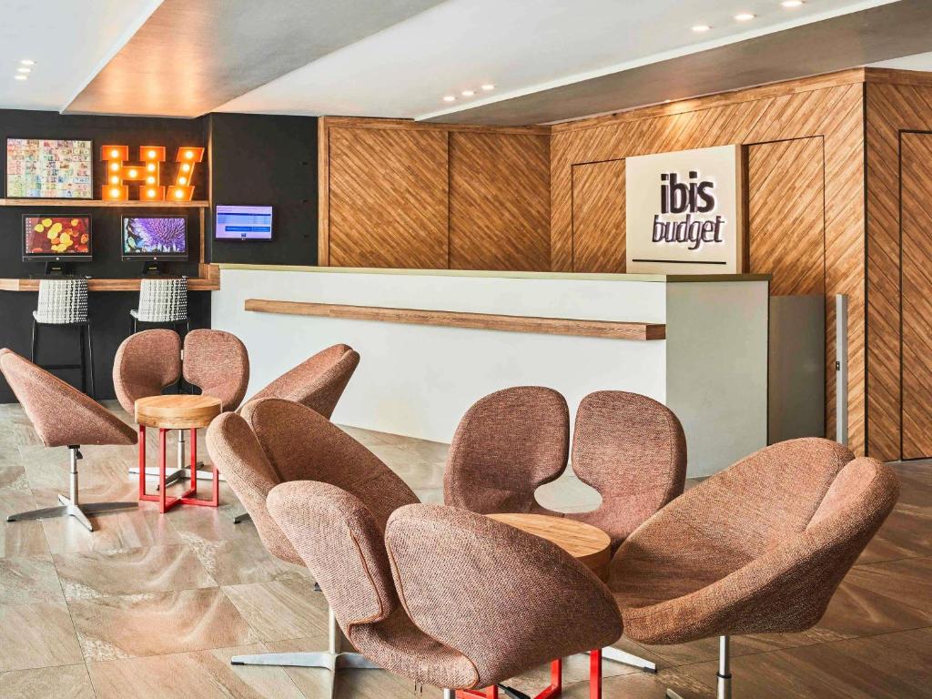 ibis budget Singapore Pearl photo