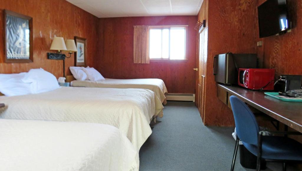 Indianhead Ironwood Hotel - Habitación Triple 2do Piso