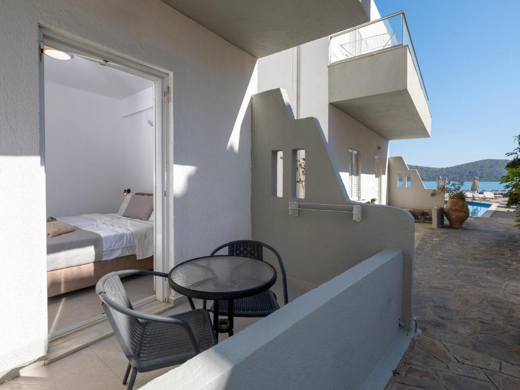 Hiona Apartments - 