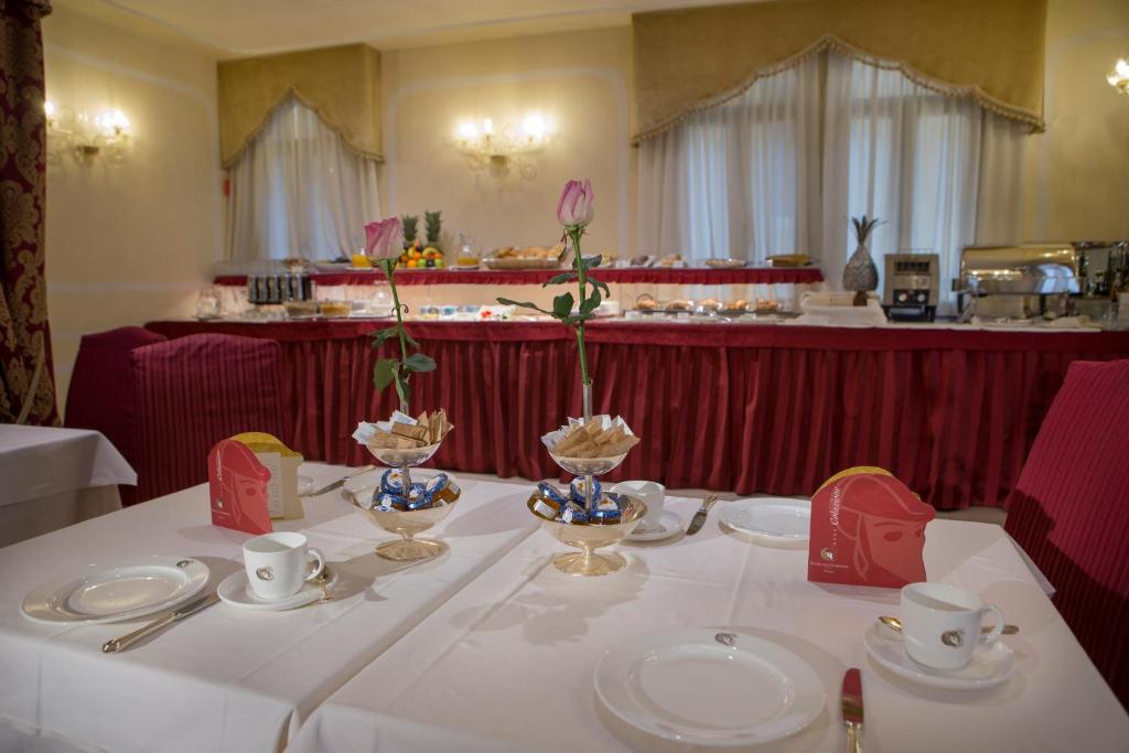 Makanan di atau berdekatan hotel