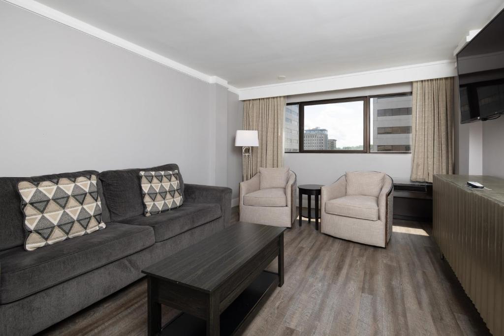 Crowne Plaza Knoxville Downtown University, an IHG Hotel - 