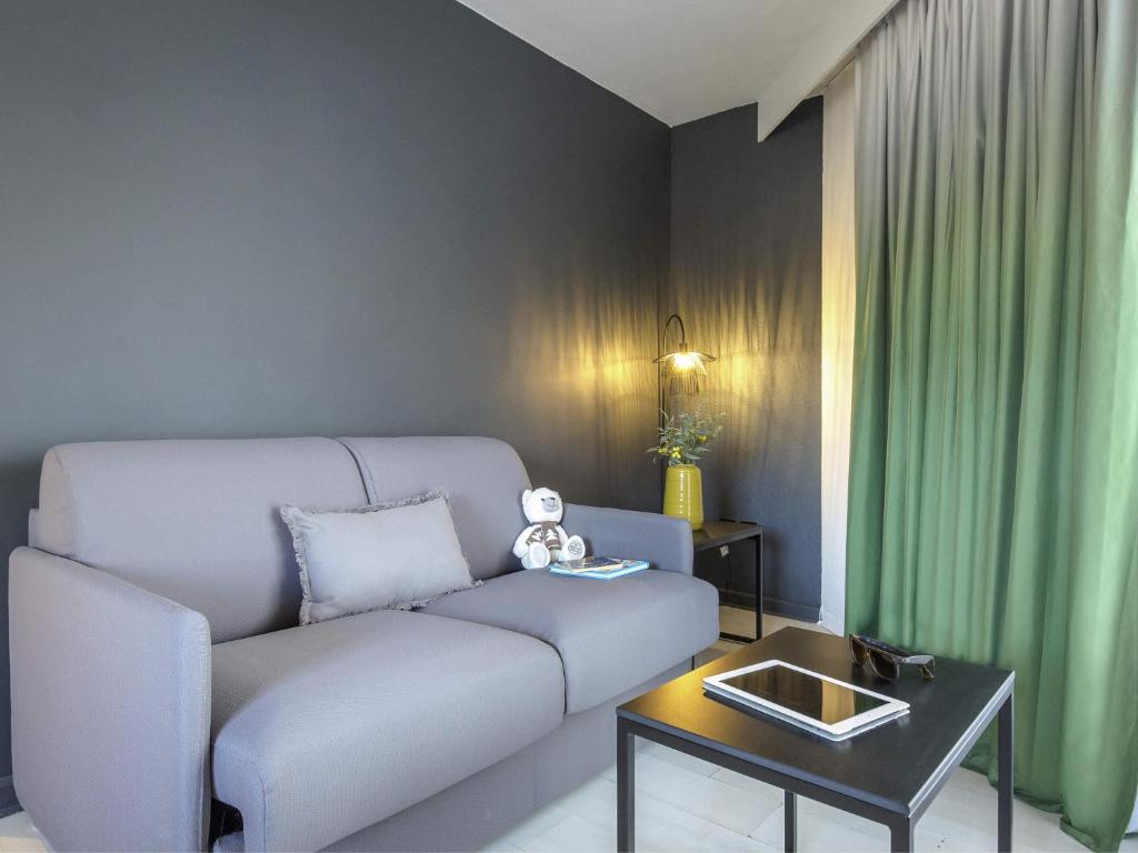 Mercure Hyères Centre Côte d'Azur - Standard Double Room With Sofa And Balcony