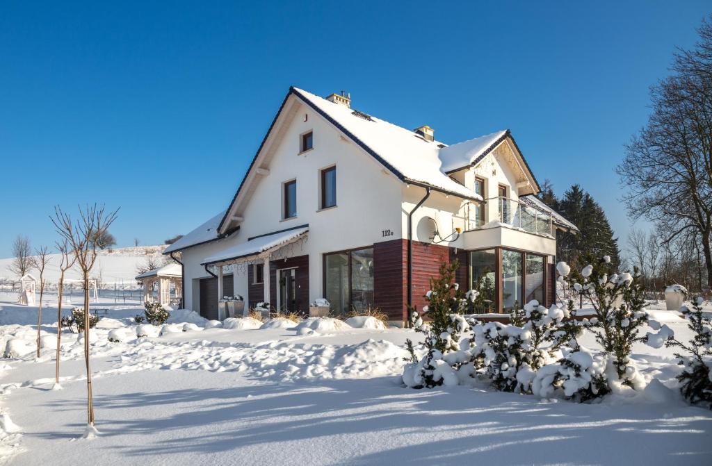 Apartamenty U Harrego I Przy Stawie Spa z klimatyzacją, balia, sauna, ogrodem i parkingiem v zime