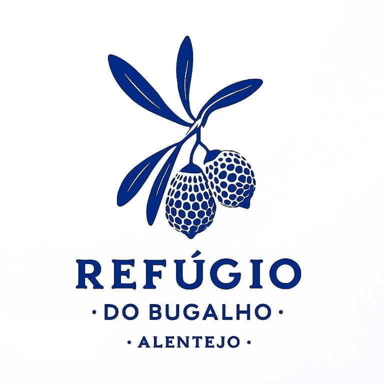 a logo of a bilberry on a white background at Refúgio do Bugalho - Casa da Oliveira in Alandroal
