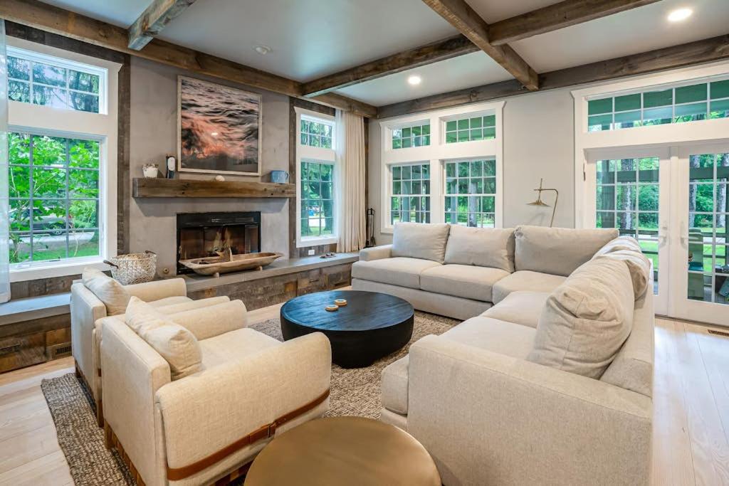 Gallery image of Lakeshore Luxury in Union Pier