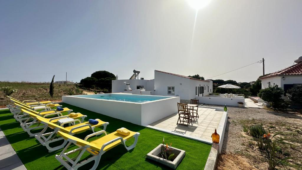 Villa Casa do Monte Private Pool near Galé Beach for 10 Guests, Albufeira