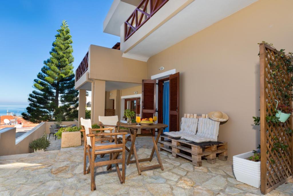 Balkón alebo terasa v ubytovaní Avra Apartments