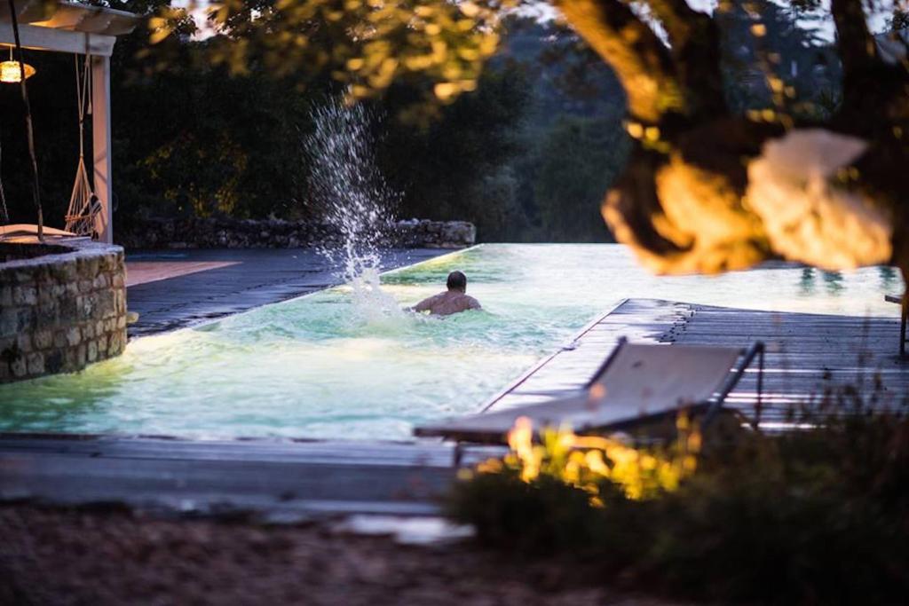 Bazén v ubytování Masseria Trulli&Stelle B&B nebo v jeho okolí